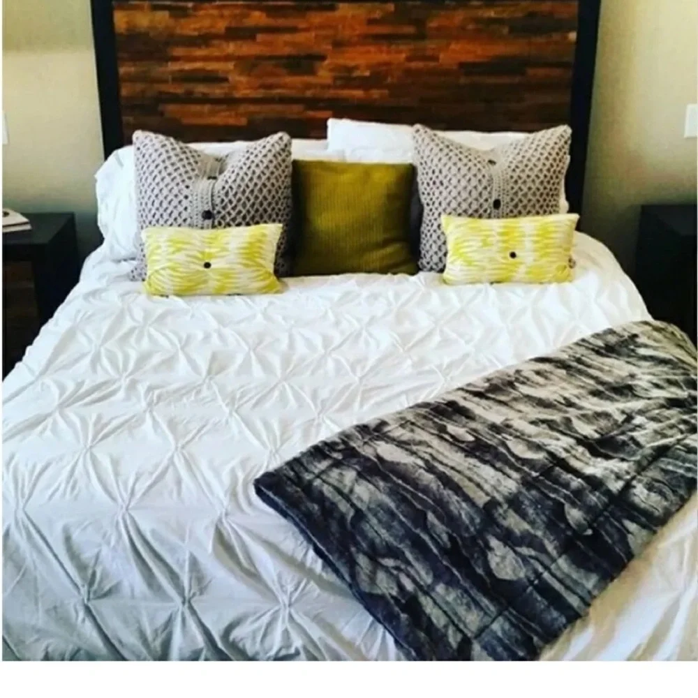Pinched Pleat 3 Piece Duvet Cover Set - White (King) - Threshold 108